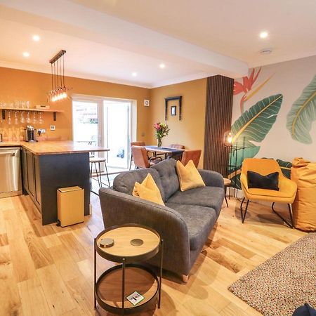 Feus Holiday Cottage 오치터라더 외부 사진