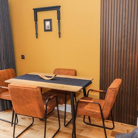 Feus Holiday Cottage 오치터라더 외부 사진