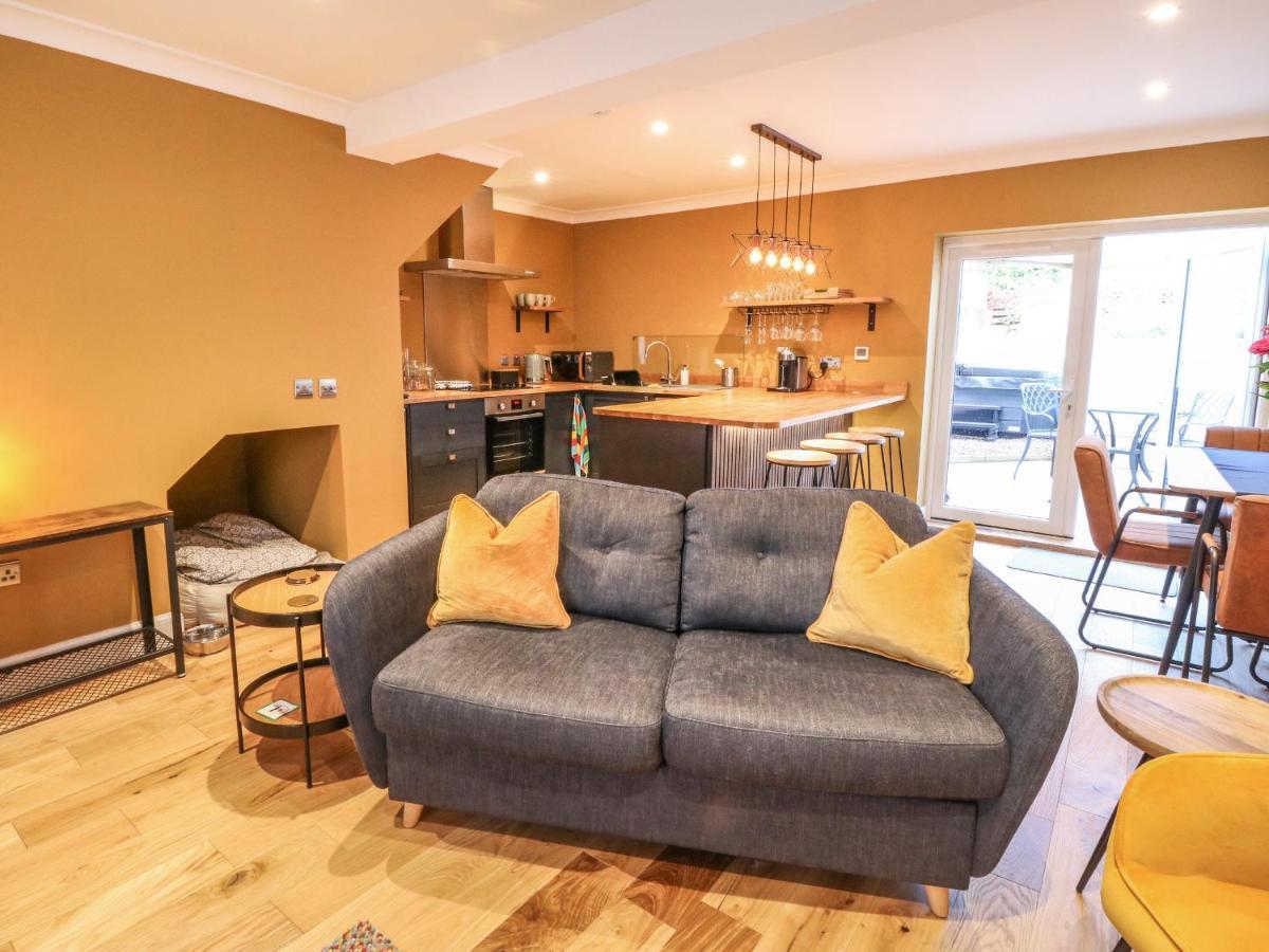 Feus Holiday Cottage 오치터라더 외부 사진