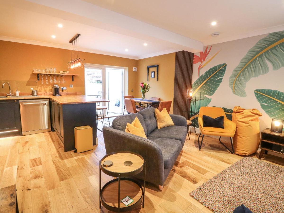 Feus Holiday Cottage 오치터라더 외부 사진