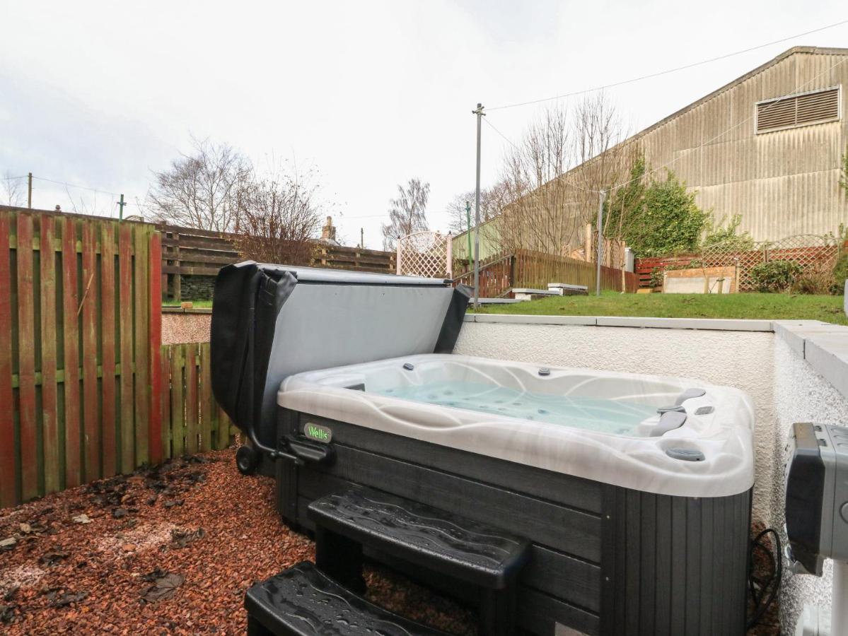 Feus Holiday Cottage 오치터라더 외부 사진