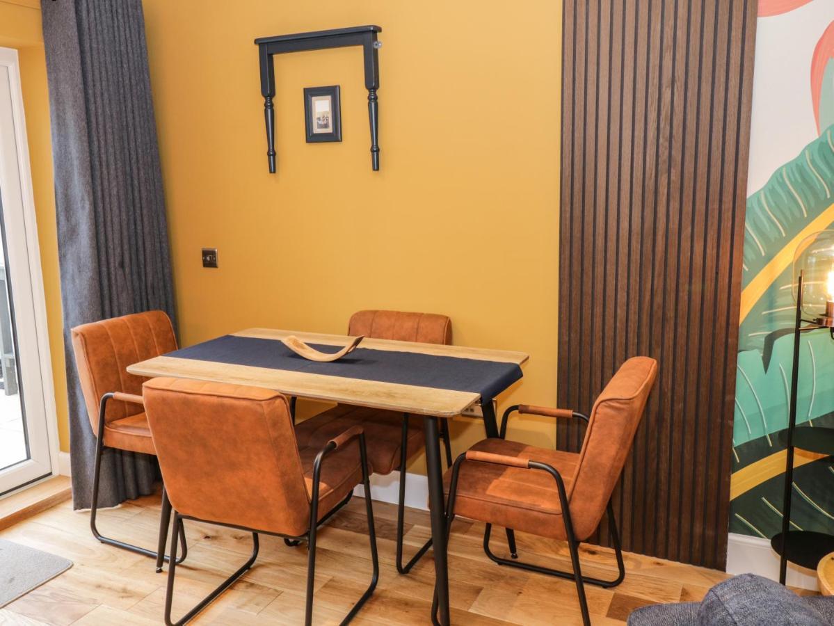 Feus Holiday Cottage 오치터라더 외부 사진